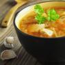 쇠고기를 곁들인 신선한 양배추 수프 - 단계별 사진이 포함된 맛있는 수제 수프 레시피